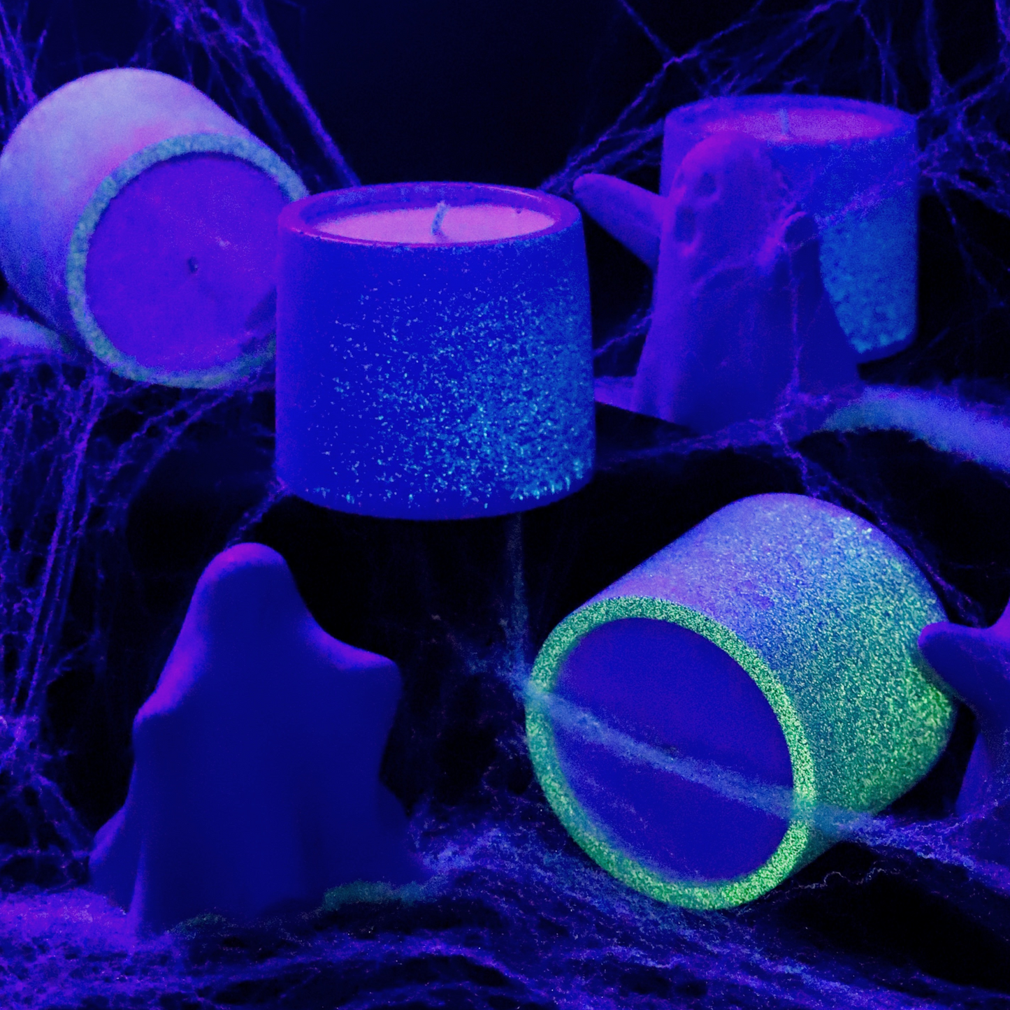 Ectoplasm | glow-in-the-dark concrete candle