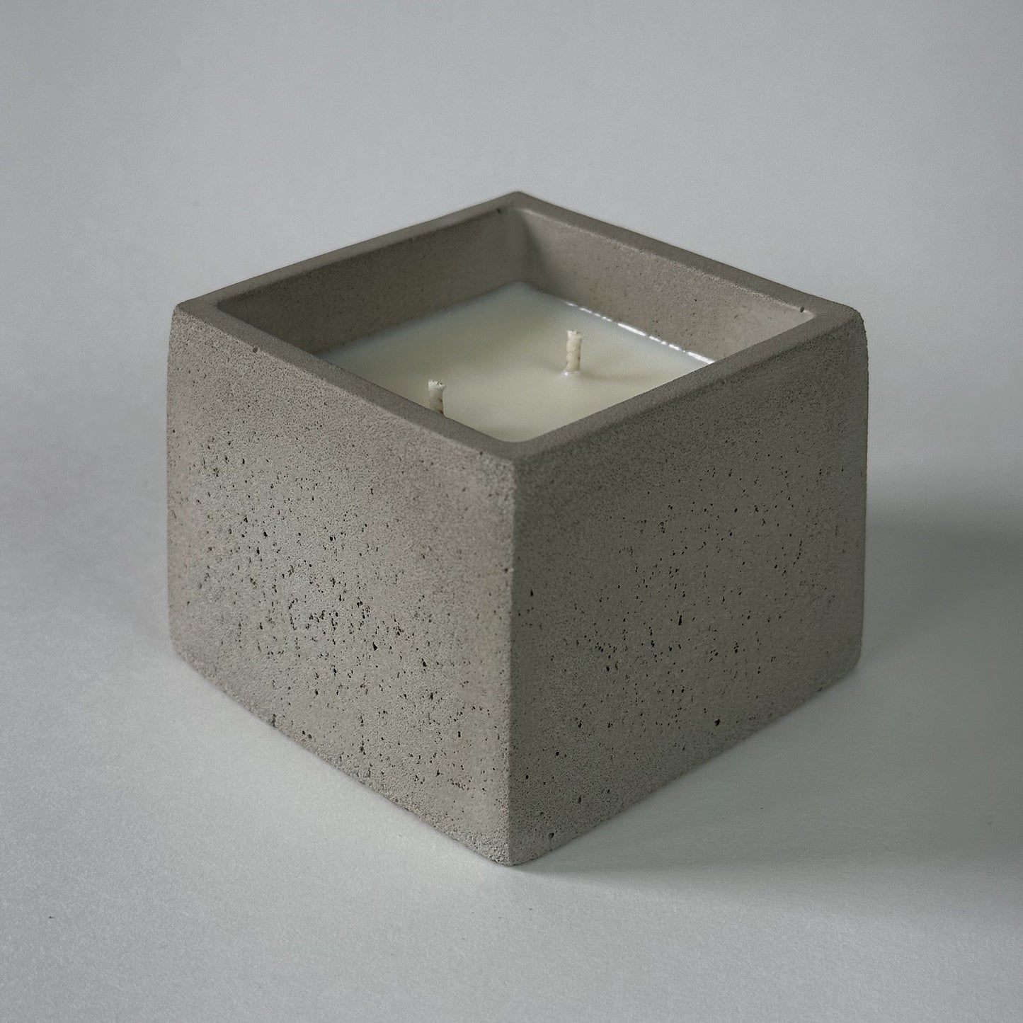 Hinoki Whispers | concrete candle