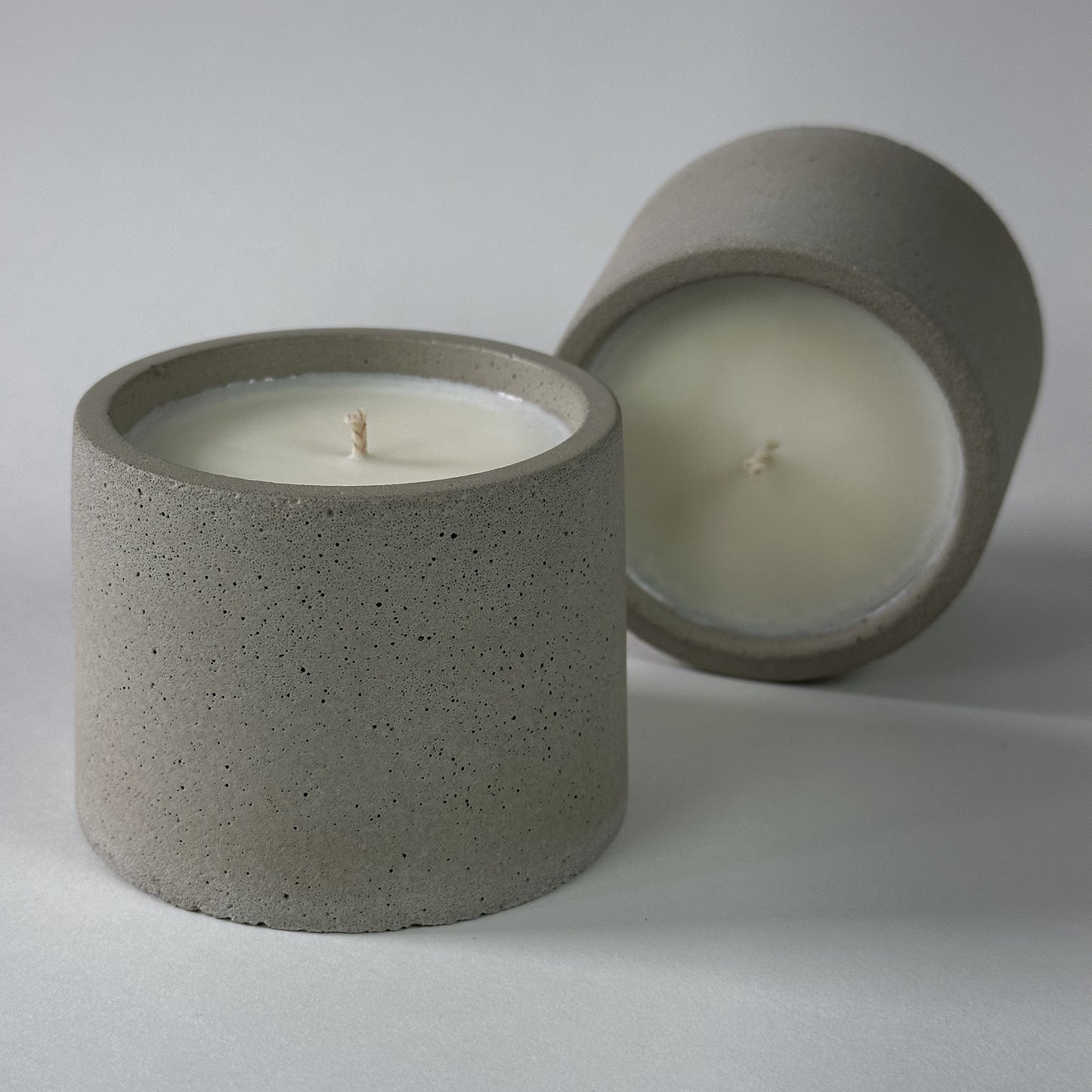 Fantôme | concrete candle